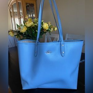 Beautiful Blue Coach purse
